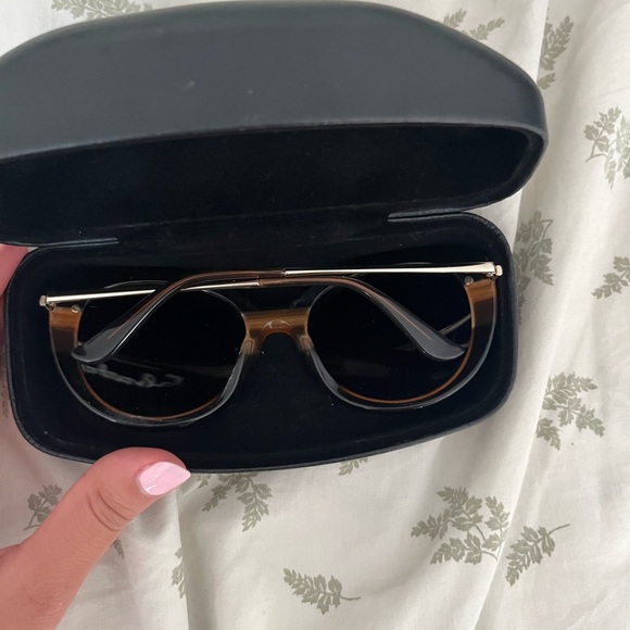 salvatore ferragamo sunglasses - Picture 3 of 6